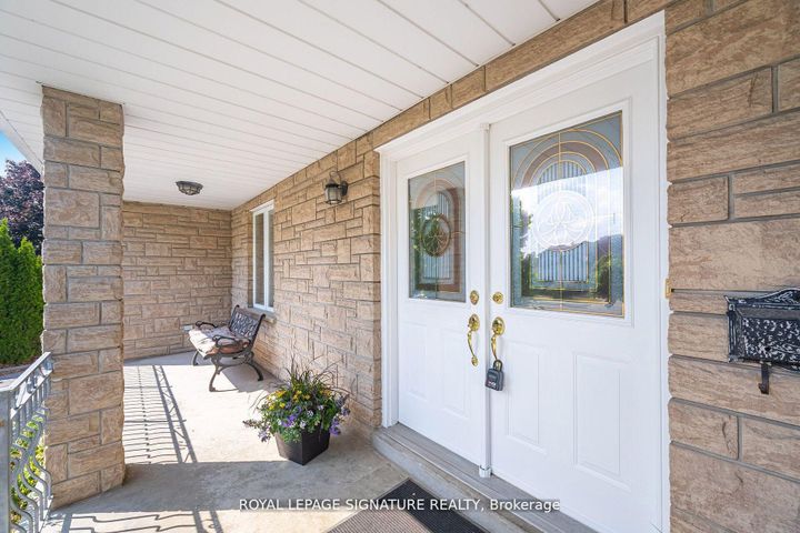 Photo 10 at 4097 Hickory Drive, Rathwood, Mississauga