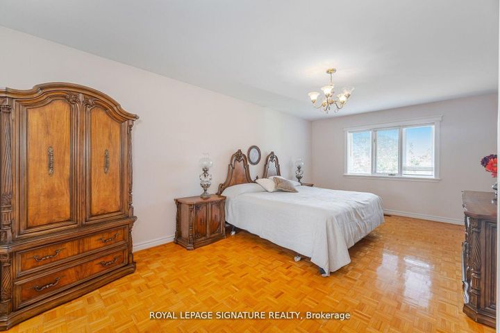 Photo 31 at 4097 Hickory Drive, Rathwood, Mississauga