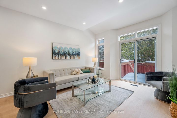 Photo 3 at 74 Cameo Drive, Rouge Woods, Richmond Hill