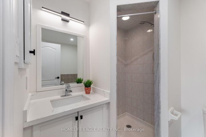 Photo 11 at 74 Cameo Drive, Rouge Woods, Richmond Hill