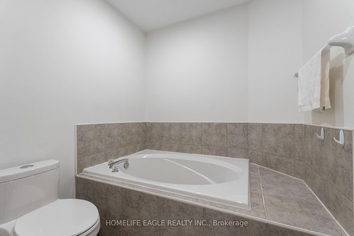 Photo 12 at 74 Cameo Drive, Rouge Woods, Richmond Hill