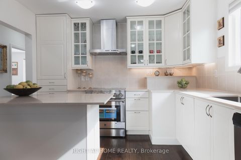 Photo 12 at 19 Niantic Crescent, Donalda, Toronto