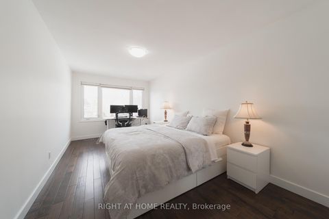 Photo 14 at 19 Niantic Crescent, Donalda, Toronto