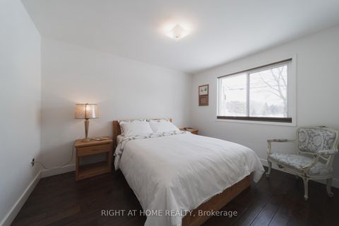 Photo 23 at 19 Niantic Crescent, Donalda, Toronto