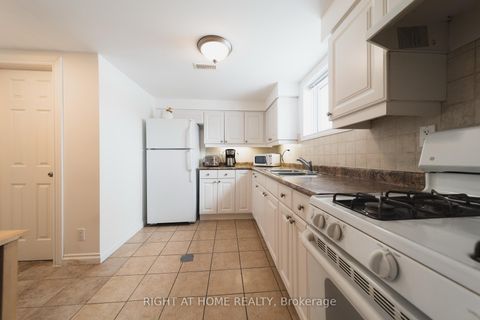 Photo 25 at 19 Niantic Crescent, Donalda, Toronto