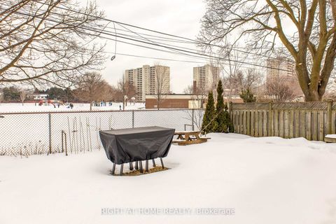 Photo 33 at 19 Niantic Crescent, Donalda, Toronto
