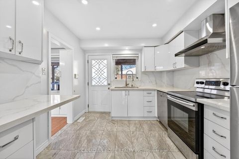 Photo 8 at 222 Elka Drive E, Crosby, Richmond Hill