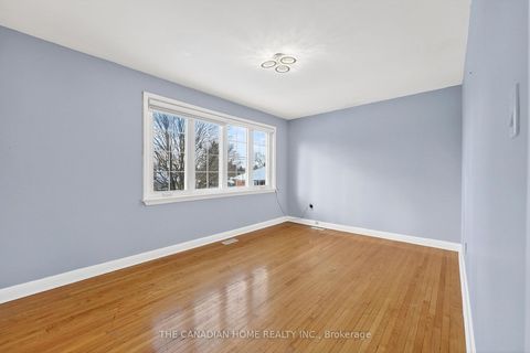 Photo 18 at 222 Elka Drive E, Crosby, Richmond Hill