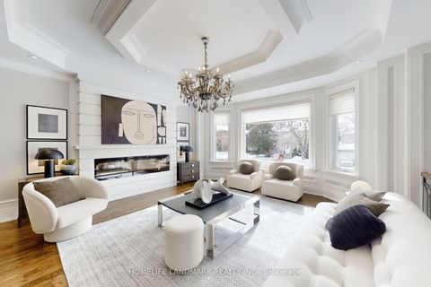 Photo 1 at 122 Parkview Avenue, Willowdale East, Toronto