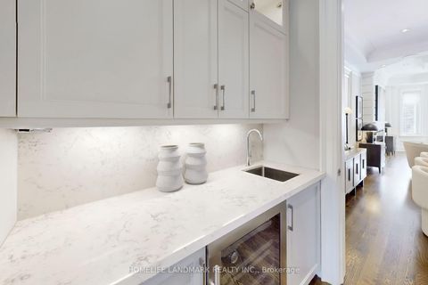 Photo 26 at 122 Parkview Avenue, Willowdale East, Toronto