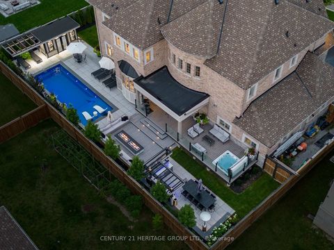 Photo 4 at 43 Sir Henry Court, King City, King