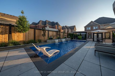 Photo 11 at 43 Sir Henry Court, King City, King