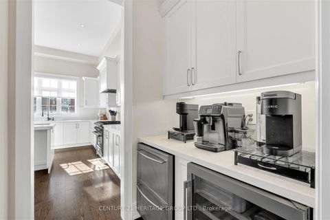 Photo 18 at 43 Sir Henry Court, King City, King