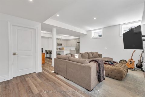 Photo 45 at 43 Sir Henry Court, King City, King