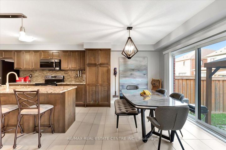 Photo 12 at 30 Scarletwood Street, Stoney Creek Mountain, Hamilton