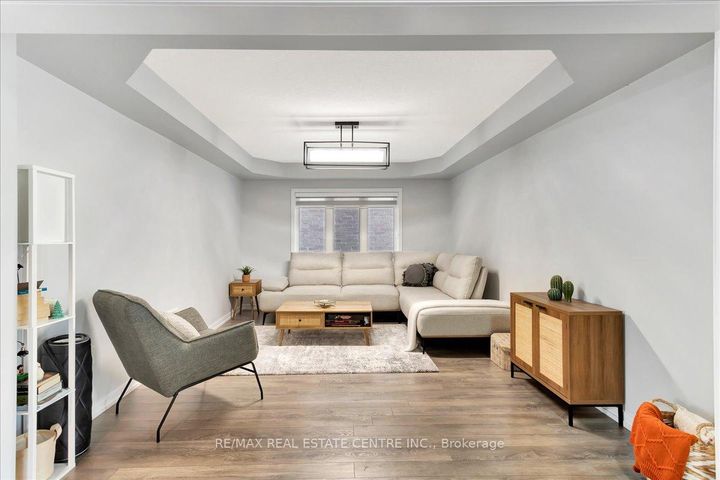 Photo 13 at 30 Scarletwood Street, Stoney Creek Mountain, Hamilton