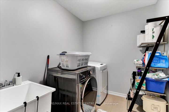 Photo 32 at 30 Scarletwood Street, Stoney Creek Mountain, Hamilton