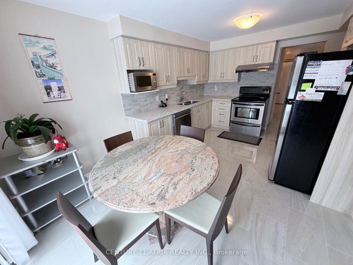 Photo 11 at 79 Maitland Drive, Milliken Mills West, Markham