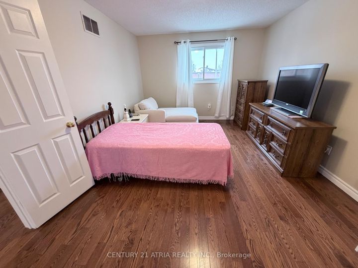 Photo 24 at 79 Maitland Drive, Milliken Mills West, Markham