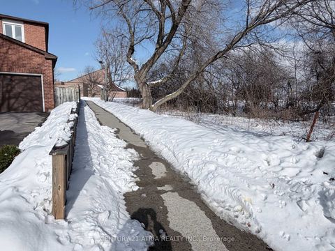 Photo 32 at 79 Maitland Drive, Milliken Mills West, Markham