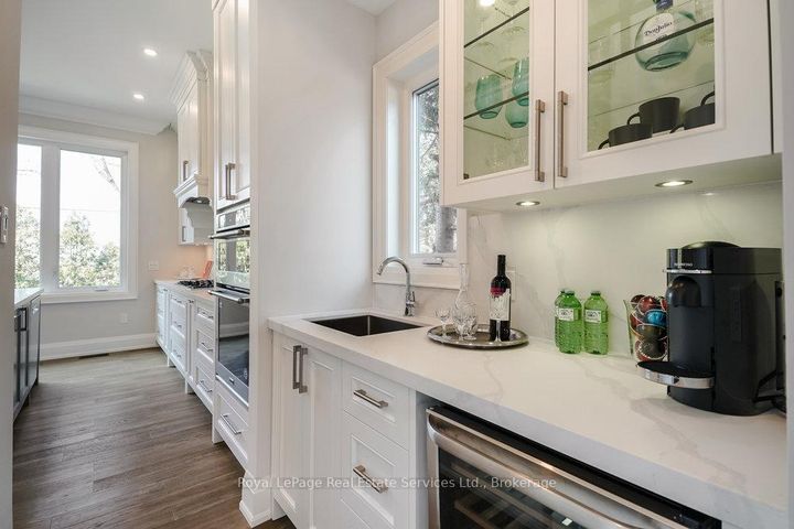 Photo 8 at 1211 Pinegrove Road, WO West, Oakville