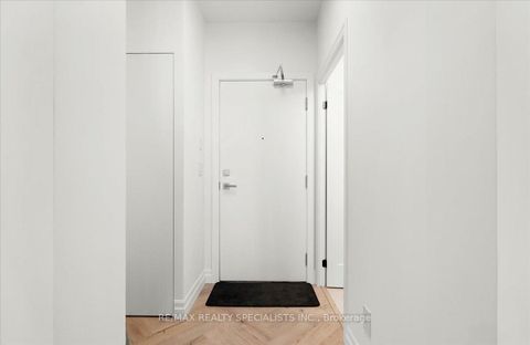 Photo 2 at 621 - 4011 Brickstone Mews, City Centre, Mississauga