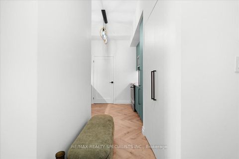 Photo 4 at 621 - 4011 Brickstone Mews, City Centre, Mississauga