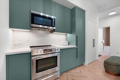 Photo 6 at 621 - 4011 Brickstone Mews, City Centre, Mississauga