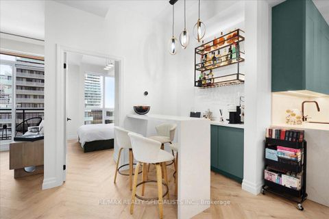 Photo 12 at 621 - 4011 Brickstone Mews, City Centre, Mississauga