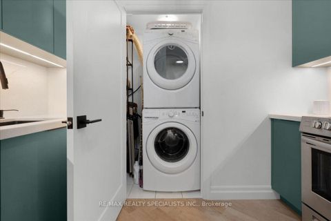 Photo 24 at 621 - 4011 Brickstone Mews, City Centre, Mississauga