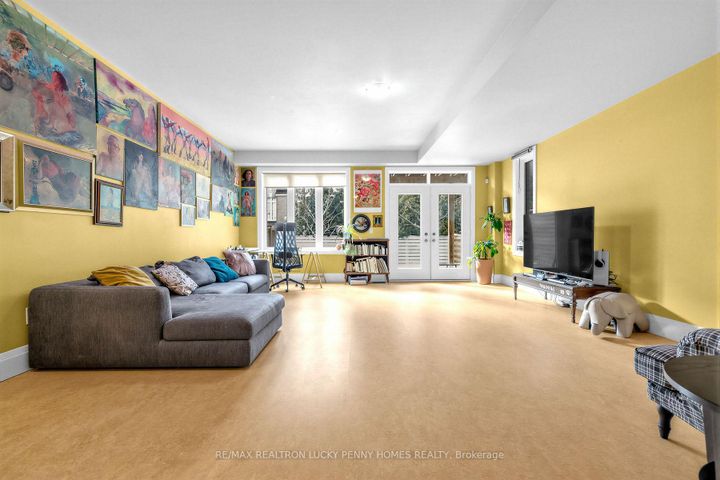 Photo 3 at 62 Hesperus Road, Patterson, Vaughan