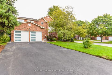 Photo 0 at 4 Robaldon Road, Humber Valley, Toronto