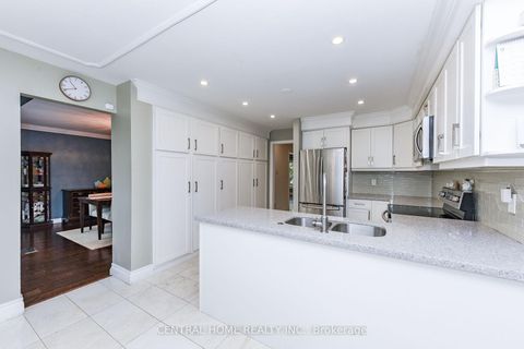 Photo 13 at 4 Robaldon Road, Humber Valley, Toronto