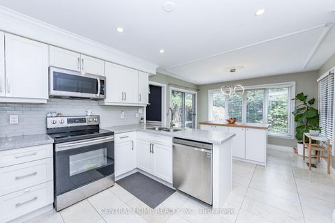 Photo 16 at 4 Robaldon Road, Humber Valley, Toronto
