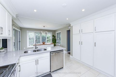 Photo 17 at 4 Robaldon Road, Humber Valley, Toronto
