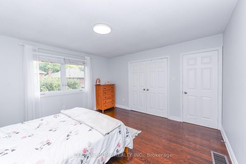 Photo 26 at 4 Robaldon Road, Humber Valley, Toronto
