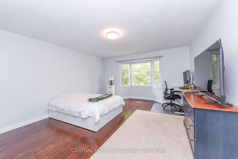 Photo 27 at 4 Robaldon Road, Humber Valley, Toronto