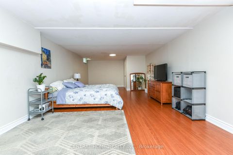 Photo 28 at 4 Robaldon Road, Humber Valley, Toronto