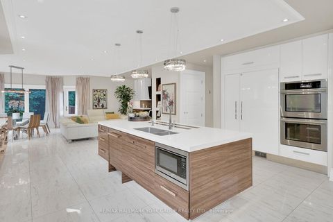 Photo 8 at 24 Dew Drop Court, Rural Vaughan, Vaughan