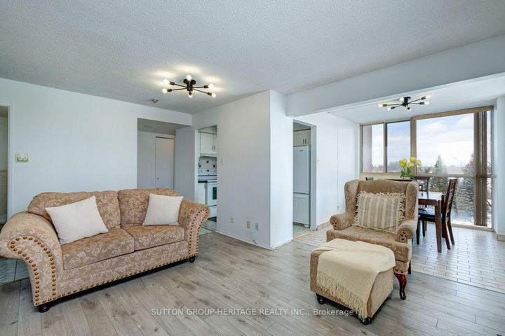 Photo 4 at 406 - 61 Markbrook Lane, Jamestown, Toronto