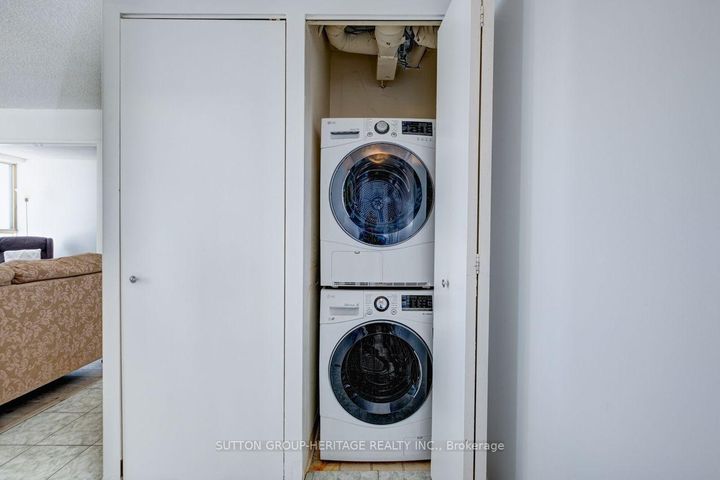 Photo 20 at 406 - 61 Markbrook Lane, Jamestown, Toronto