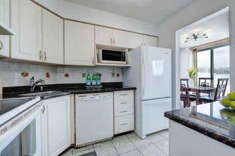 Photo 10 at 406 - 61 Markbrook Lane, Jamestown, Toronto