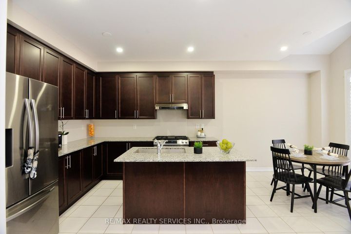 Photo 13 at 24 Bachelor Street, Northwest Brampton, Brampton