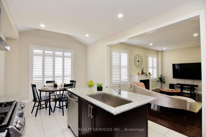 Photo 15 at 24 Bachelor Street, Northwest Brampton, Brampton