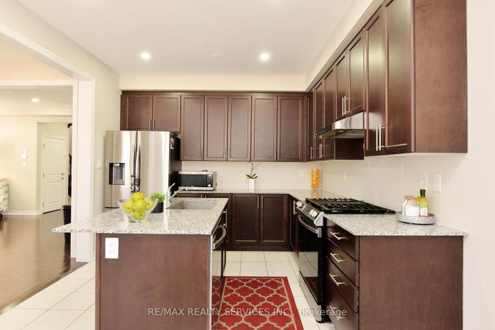 Photo 16 at 24 Bachelor Street, Northwest Brampton, Brampton