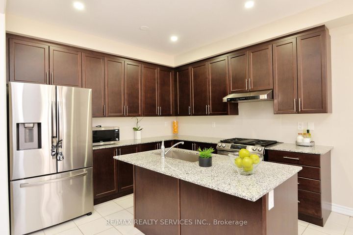 Photo 18 at 24 Bachelor Street, Northwest Brampton, Brampton