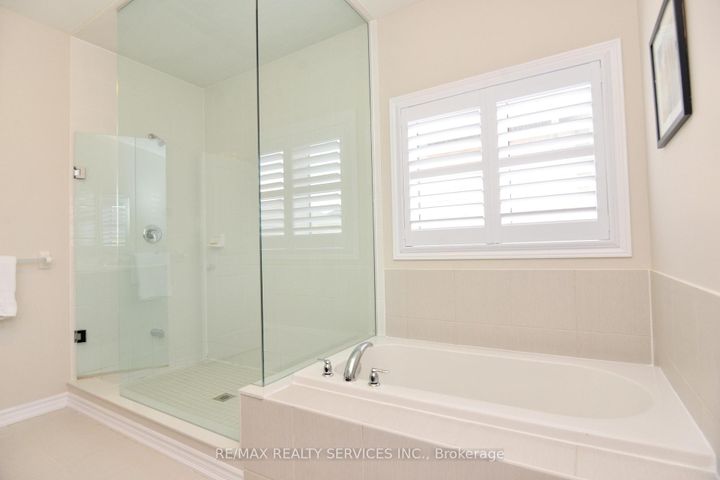 Photo 30 at 24 Bachelor Street, Northwest Brampton, Brampton