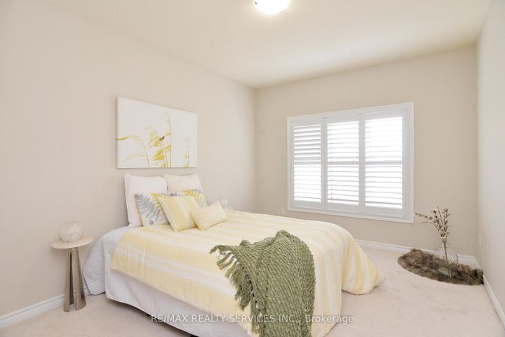 Photo 33 at 24 Bachelor Street, Northwest Brampton, Brampton