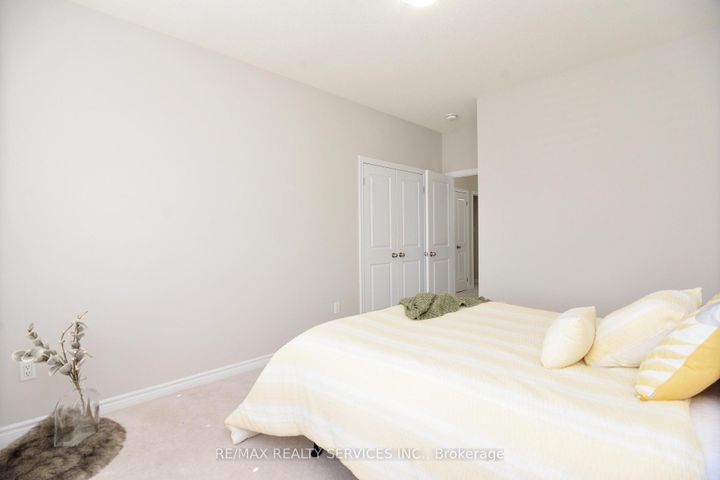 Photo 35 at 24 Bachelor Street, Northwest Brampton, Brampton