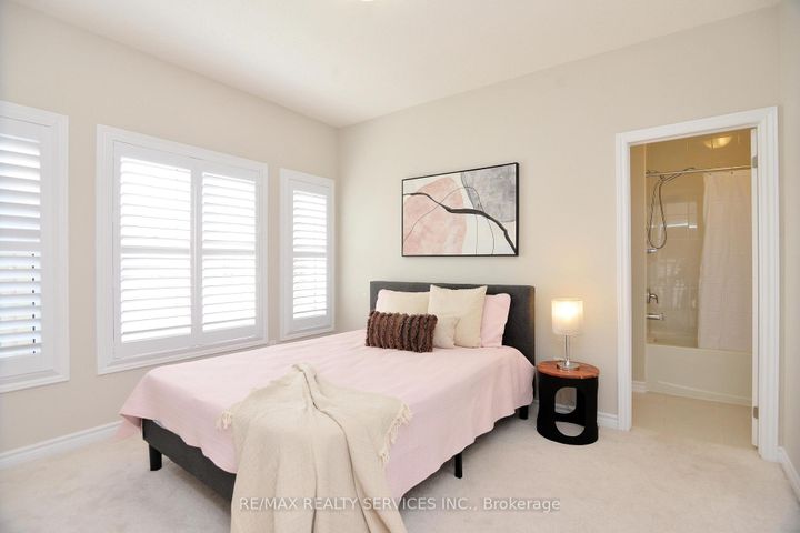 Photo 37 at 24 Bachelor Street, Northwest Brampton, Brampton